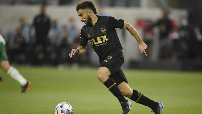 Diego Rossi LAFC dribble