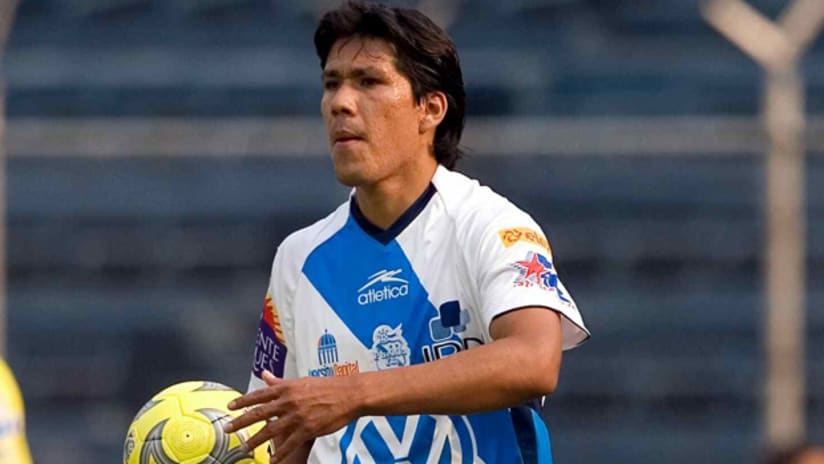 Rumor Central: Ex-Peru international Vilchez to sign with Chivas? -