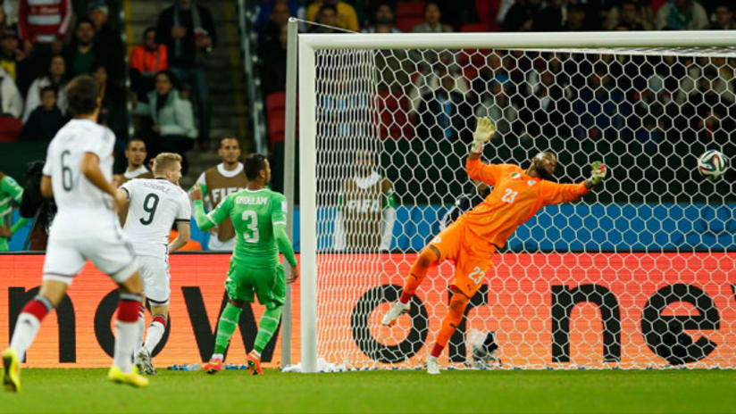 Andre Schurrle scores against Algeria in Round of 16 matchup