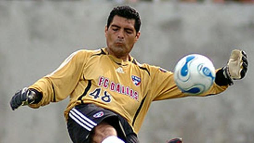 El portero Dario Sala fue  una de las figuras del FCD en el Invesco Field.