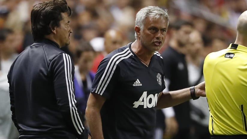 Manchester United's Jose Mourinho yells at Allen Chapman in friendly at Real Salt Lake