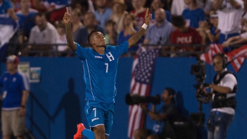 Honduran Carlos Discua celebrates goal vs. USMNT in Gold Cup