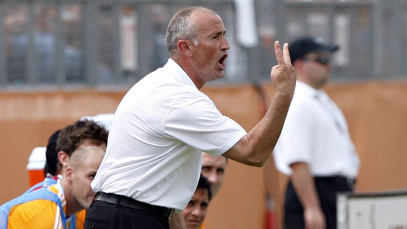 Dominic Kinnear is willing to adjust Houston's formation when necessary.
