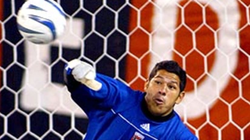 Nick Rimando will try to keep the Metros from making up their deficit.