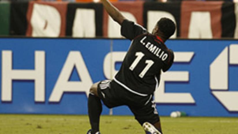 Luciano Emilio es el maximo goleador de la MLS, con 19 dianas.