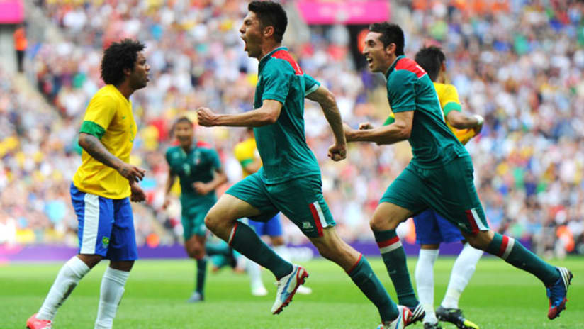 Mexico's Oribe Peralta celebrates his goal against Brazil in the Olympic gold-medal match.