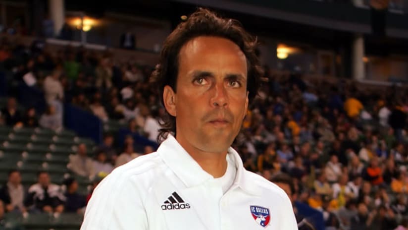 Former Dallas star Oscar Pareja is coaching the FCD Juniors at the Dallas Cup.