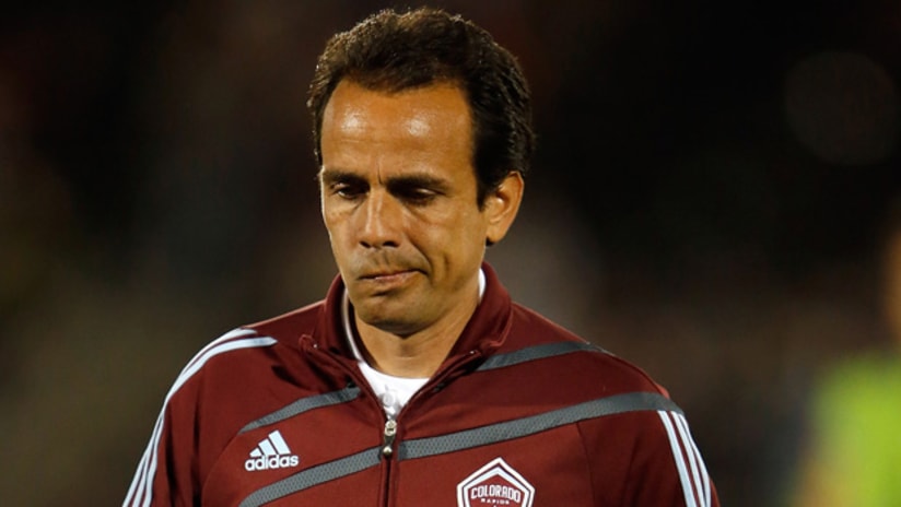 Rapids manager Oscar Pareja looking despondent