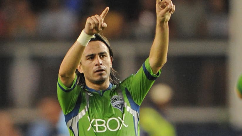 Mauro Rosales led Seattle's comeback over Sporting KC