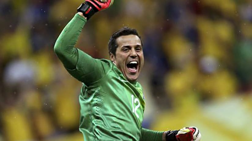 Júlio César celebrates with Brazil in green
