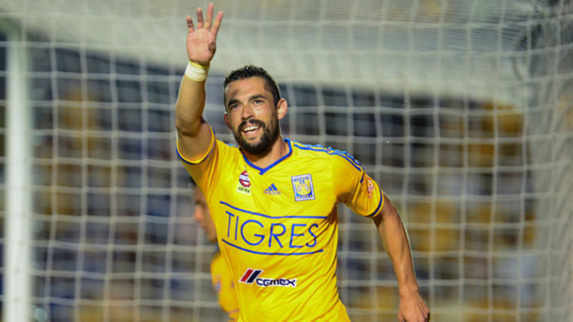 Herculez Gomez celebrates a Tigres goal