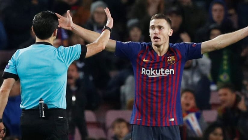 Thomas Vermaelen - pleads to referee - Barcelona