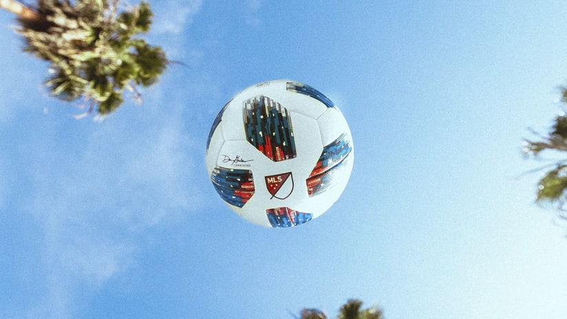 Miami MLS - 2018 Nativo match ball with palm trees