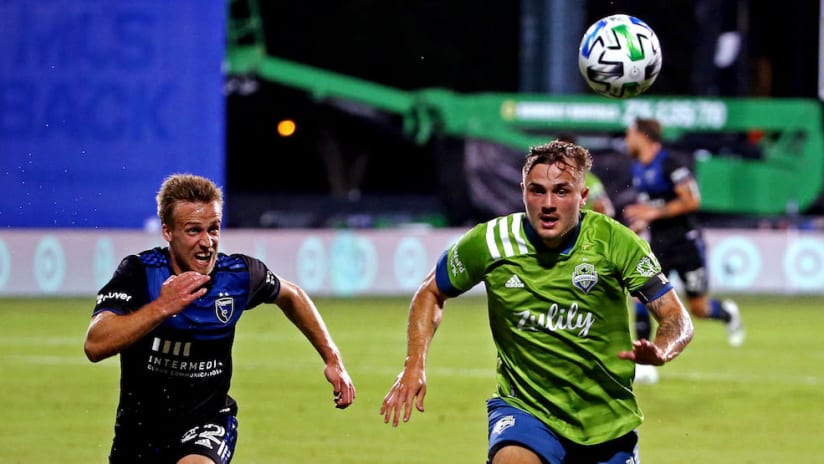 Tommy Thompson, Jordan Morris chase down ball at MLS is Back