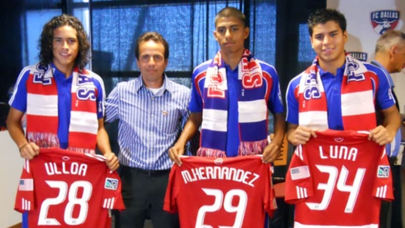 FC Dallas signed three FCD Juniors players -- Ulloa, Hernández and Luna -- to professional contracts.