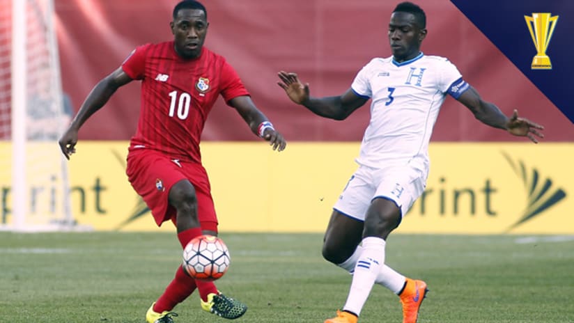 Luis Tejada (Panama) and Maynor Figueroa (Honduras) in a Gold Cup match