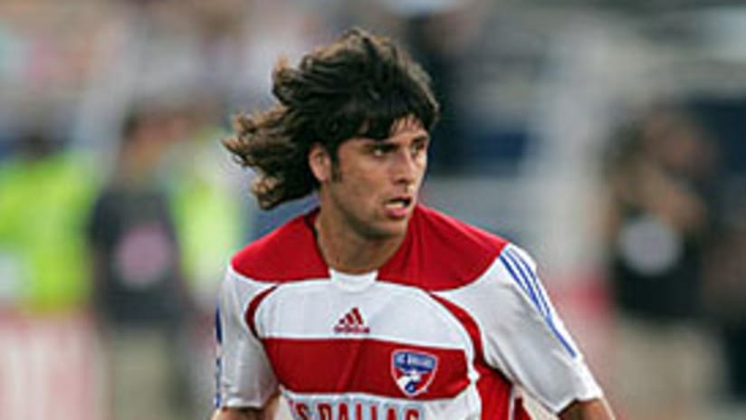 Juan Carlos Toja fue el heroe de FC Dallas en el empate a tres con D.C. United.