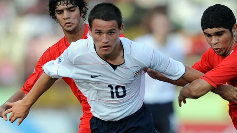 Luis Gil with the US at the 2009 U-17 World Cup.