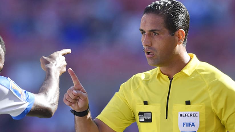 Referee Roberto Garcia - CONCACAF Gold Cup