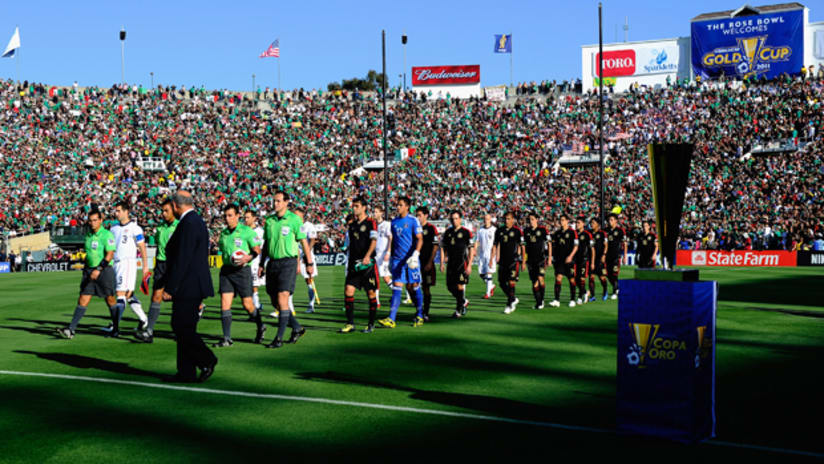 Gold Cup 2011: Teams entering the field for the Final at Pasadena's Rose Bowl