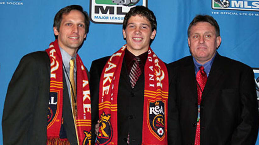 Nik Besagno (centro) fue la primera seleccion de RSl en el 2005.