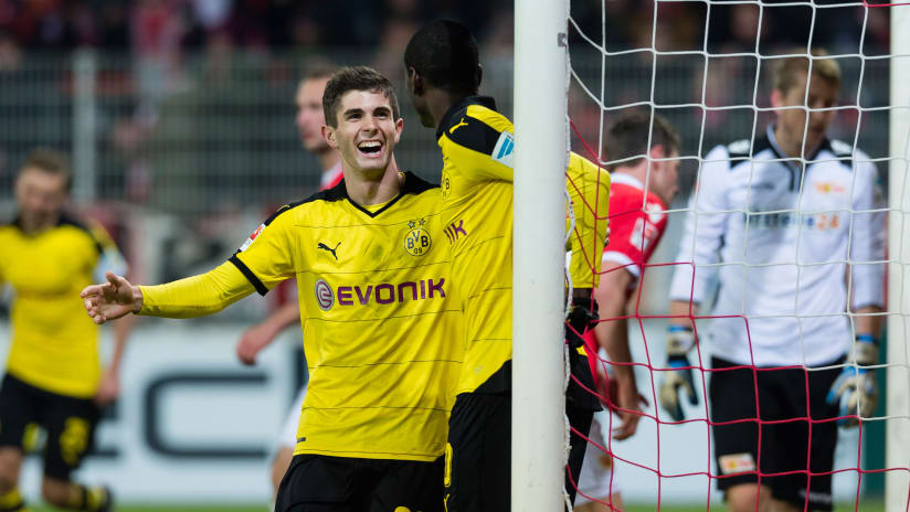 Christian Pulisic - Borussia Dortmund - smiling, celebrating