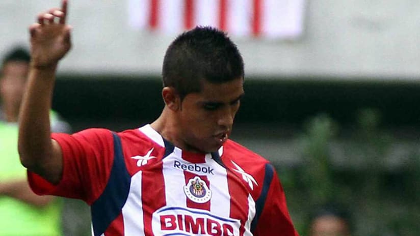 Sacramento-born Chivas defender Miguel Ángel Ponce helped extend Pachuca's winless spell to six games.