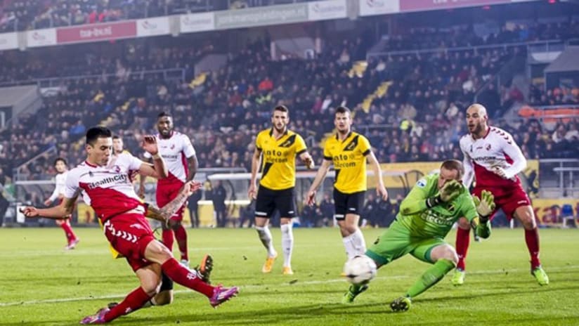 Rubio Rubin scores his first goal for FC Utrecht