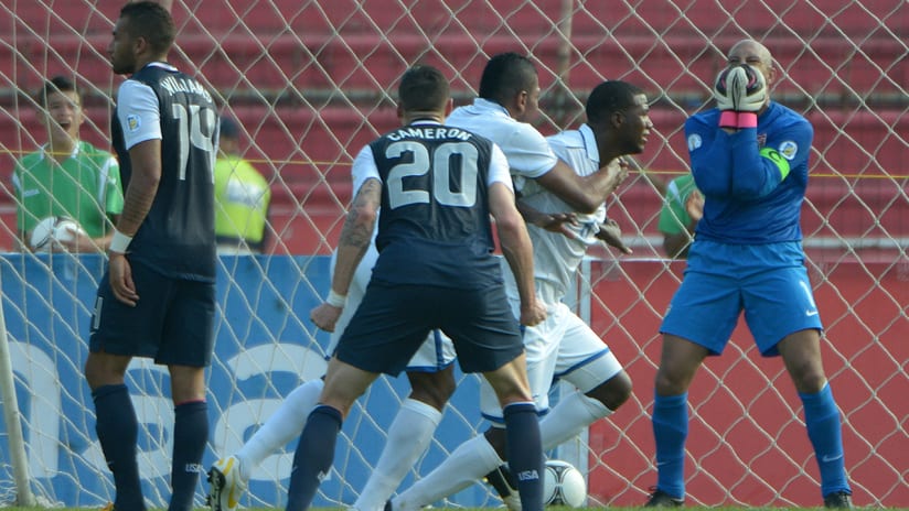 US national team at Honduras, 2013 - Juan Carlos Garcia scores on Tim Howard