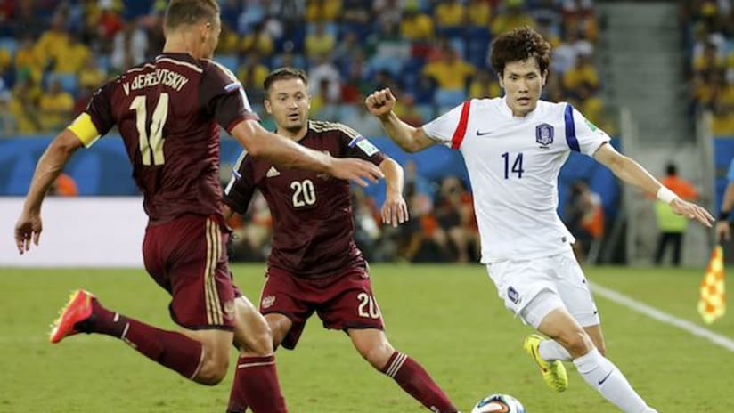 South Korea's Han Kook-Young takes on Russia's Alexiy Berezutskiy