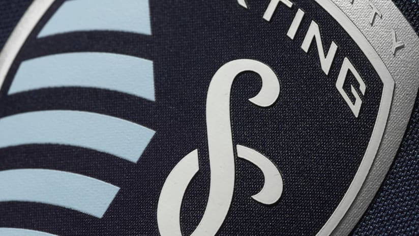 Sporting Kansas City 2016 secondary jersey crest detail
