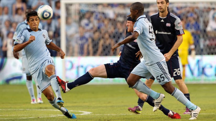 Sporting KC's Jeferson and Julio Cesar.