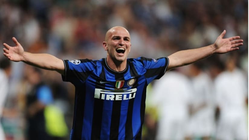 Esteban Cambiasso was one of a number of Inter Milan stars who greeted fans after a practice session on Wednesday at Pizza Hut Park.
