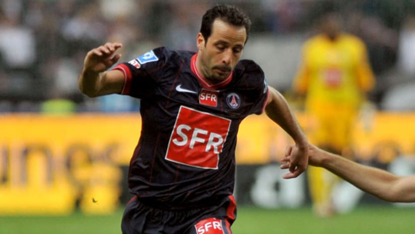 Ludovic Giuly assisted on the only goal of the game as PSG defeated Chicago, 1-0.