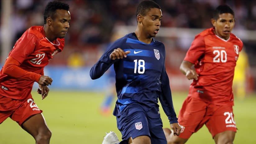 Reggie Cannon – USMNT – dribble past Peru players