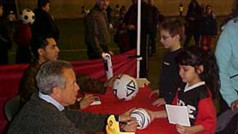 Head coach Dave Sarachan will be available for autographs at FireFest.