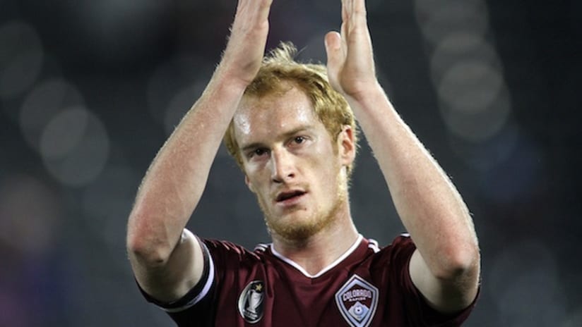 colorado rapids jeff larentowicz claps after loss to sporting kc in playoffs