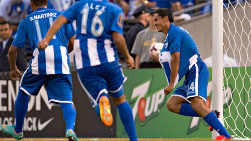 Andy Najar celebrates his goal for Honduras