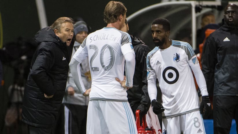 Minnesota United - Adrian Heath - giving instructions to Rasmus Schuller and Mohammed Saeid