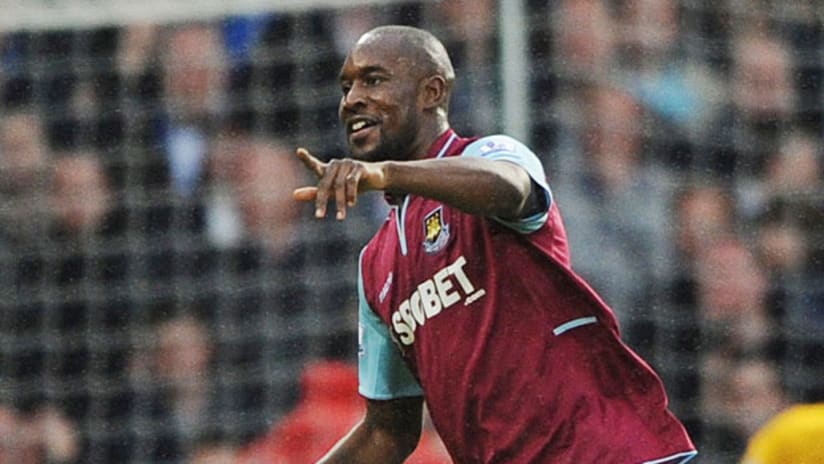 Carlton Cole celebrates interest but no offer from Chicago
