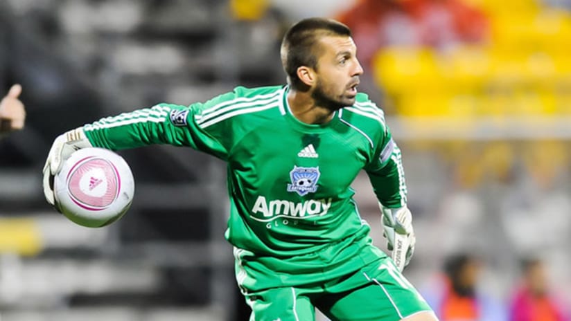 Despite playing most of the game with a cut ear, Jon Busch allowed just one goal against the Houston Dynamo.