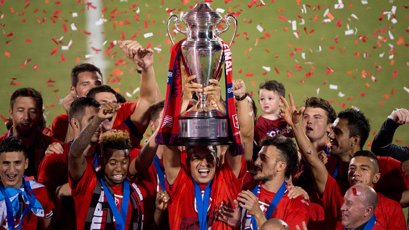 FC Dallas - hoisting US Open Cup trophy - 2016