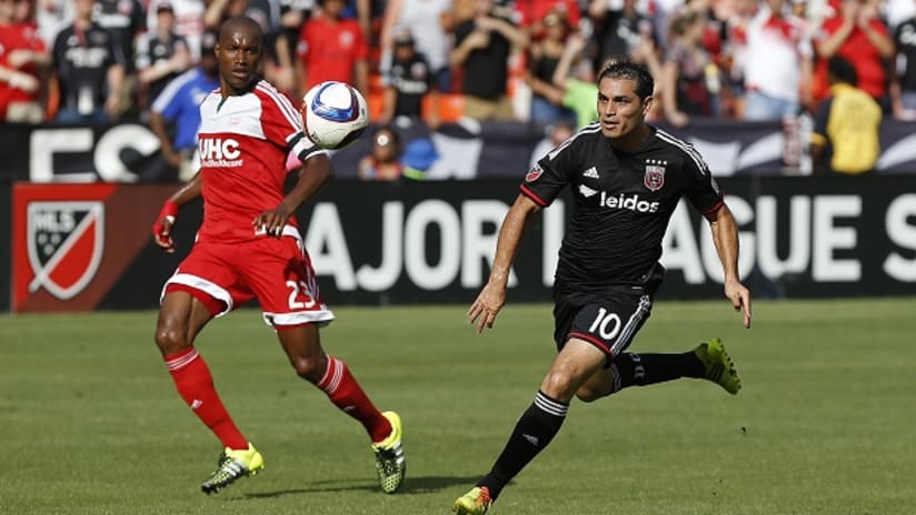Fabian Espindola in action for DC United against the New England Revolution