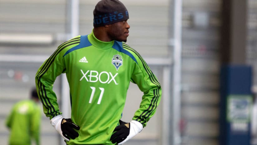 Steve Zakuani joined the team in training for the first time since his injury in April 2011.
