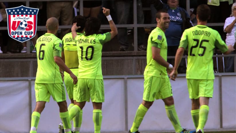 Seattle Sounders celebrate Fredy Montero's goal vs. FCD in the USOC semifinals.