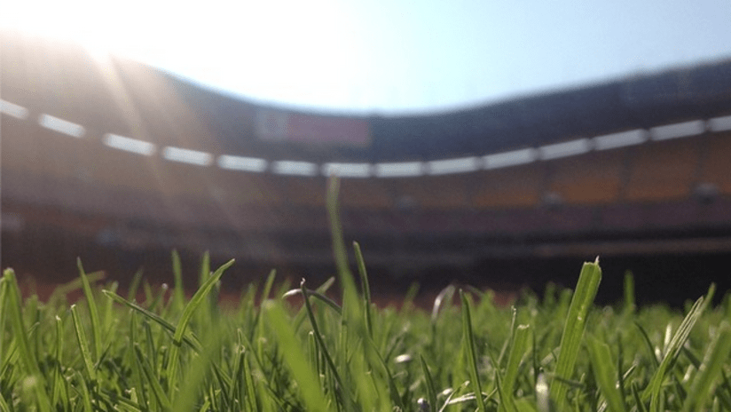RFK Stadium - grass, sun