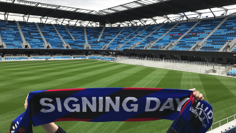 Signing Day Scarf 2017 - 020117