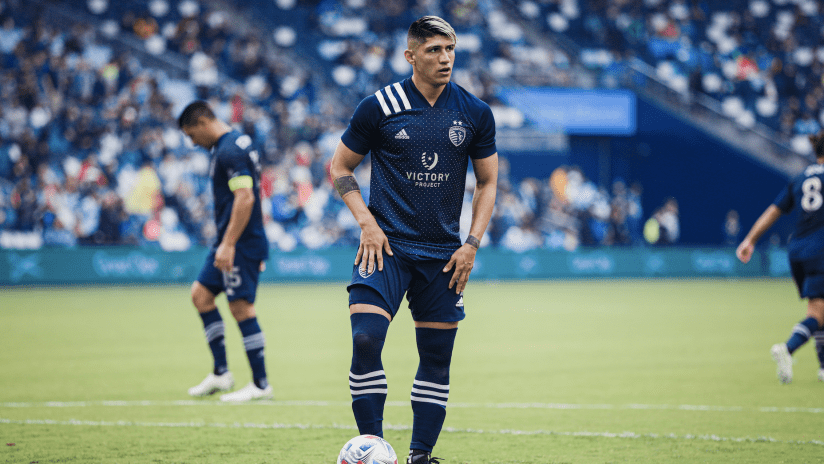 Alan Pulido standing over ball - Sporting KC vs. Vancouver Whitecaps FC - May 16, 2021