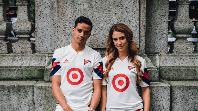 All-Star - 2018 - Landing Page - Calen and Suze in ASG jersey