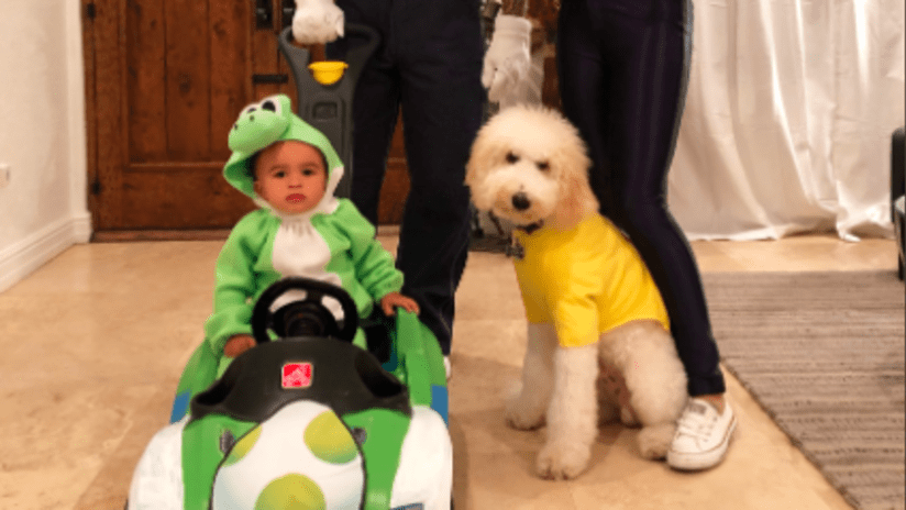 Sydney Leroux and Dom Dwyer family Halloween costume, 2017